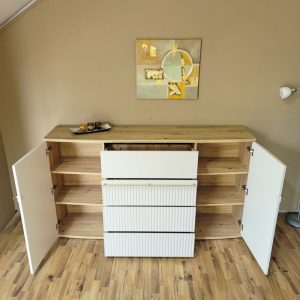 Comoda 010318