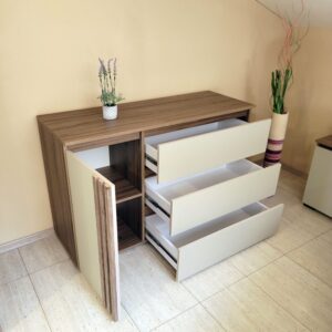 Comoda 010293